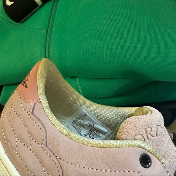 NIKE AIR JORDAN 1 LOW COURTE PINK - Picture 7 of 7